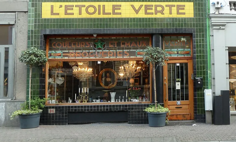 Ghost Stores, Real Money: The Surprising Collector's Market for Defunct Retailer Memorabilia
